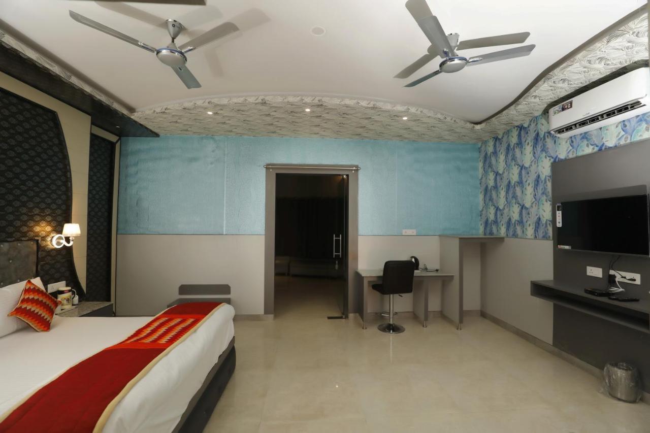 The Park Presidency Hotel Bareilly Eksteriør bilde