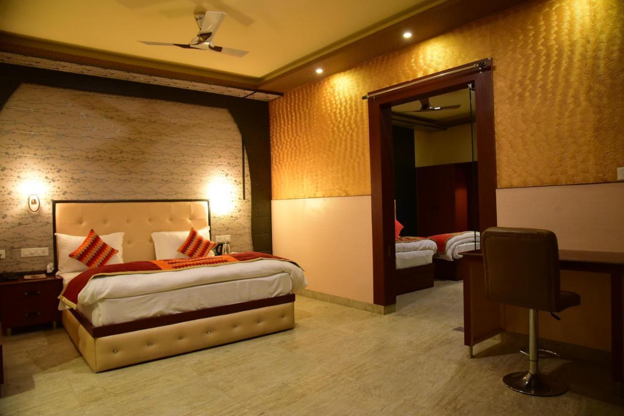 The Park Presidency Hotel Bareilly Eksteriør bilde