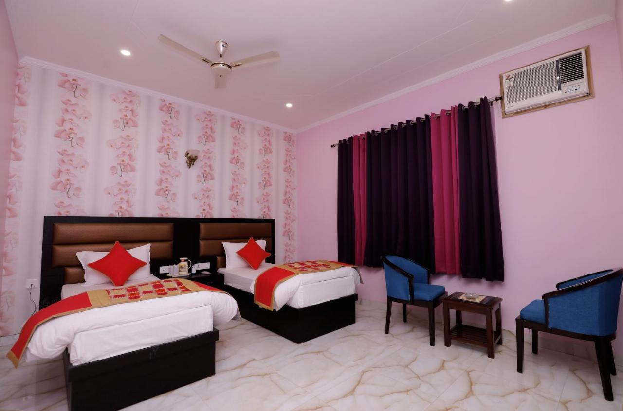 The Park Presidency Hotel Bareilly Eksteriør bilde