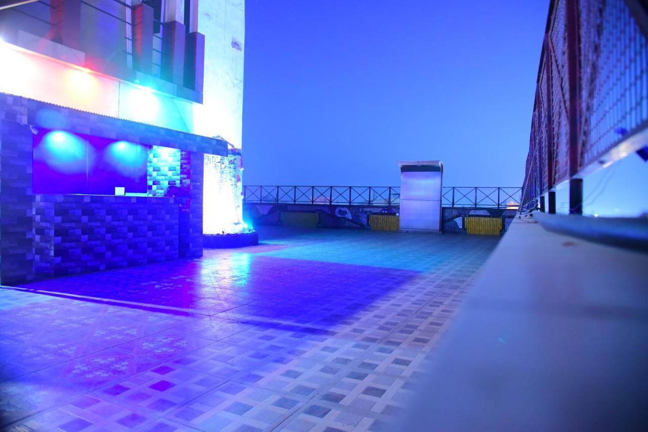 The Park Presidency Hotel Bareilly Eksteriør bilde