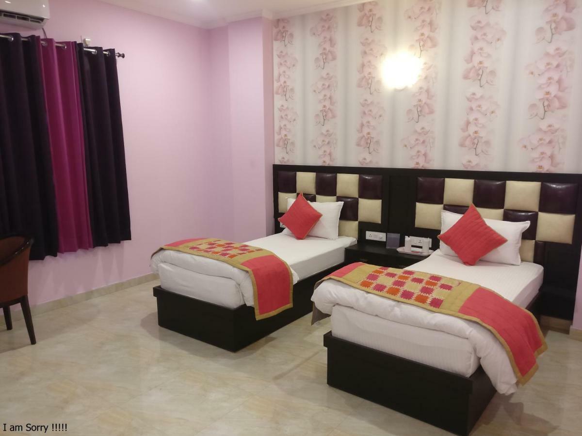 The Park Presidency Hotel Bareilly Eksteriør bilde