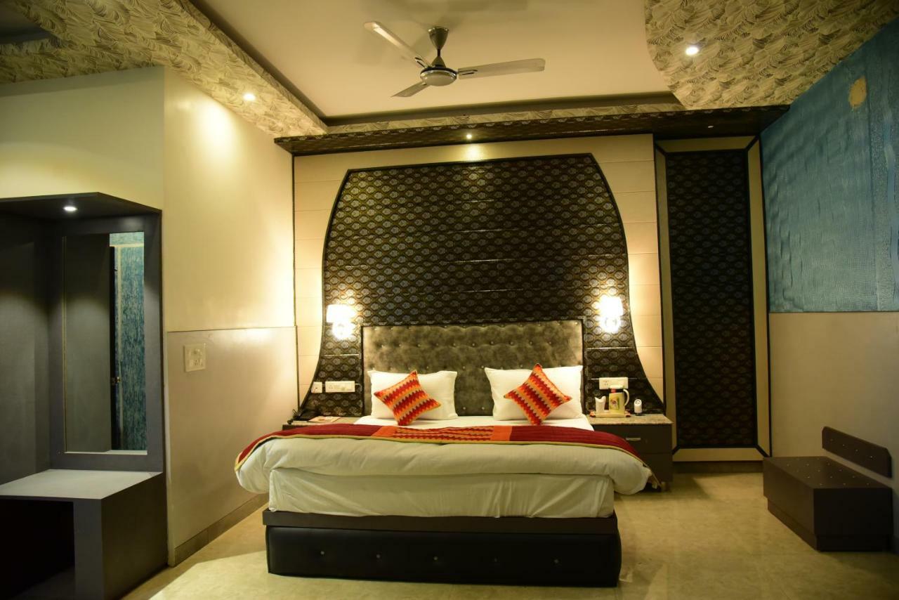 The Park Presidency Hotel Bareilly Eksteriør bilde