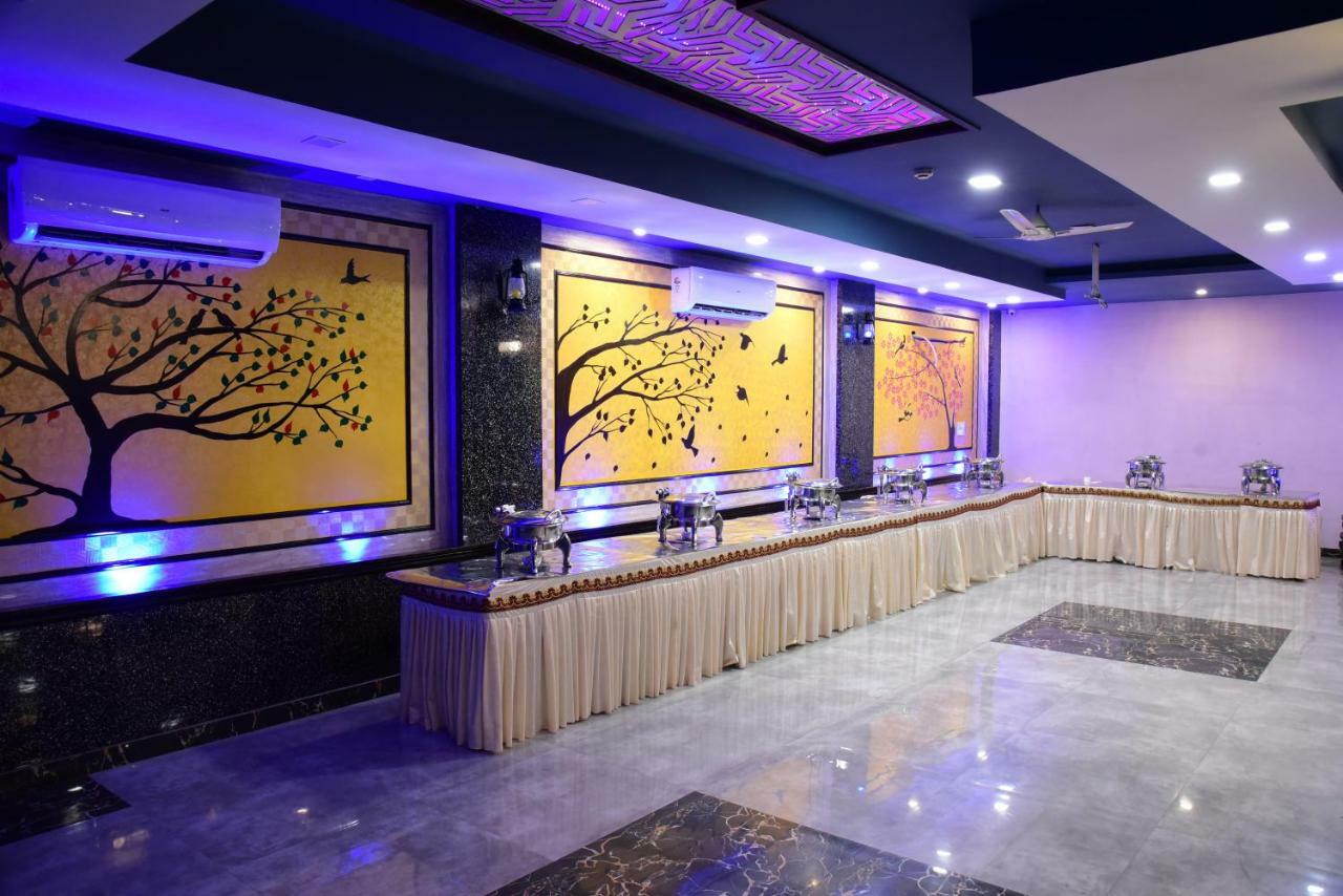 The Park Presidency Hotel Bareilly Eksteriør bilde