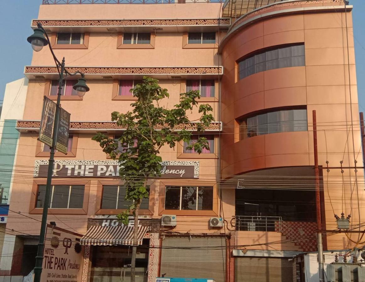 The Park Presidency Hotel Bareilly Eksteriør bilde