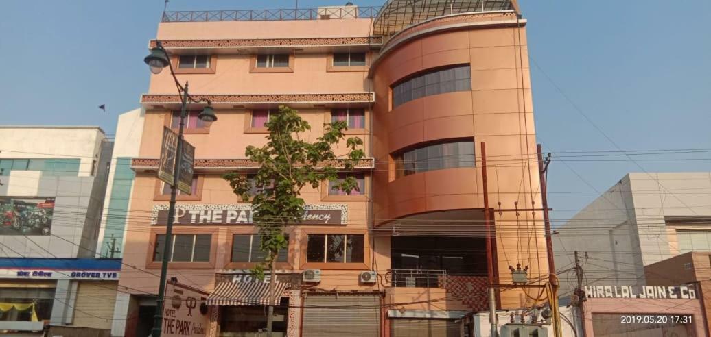 The Park Presidency Hotel Bareilly Eksteriør bilde
